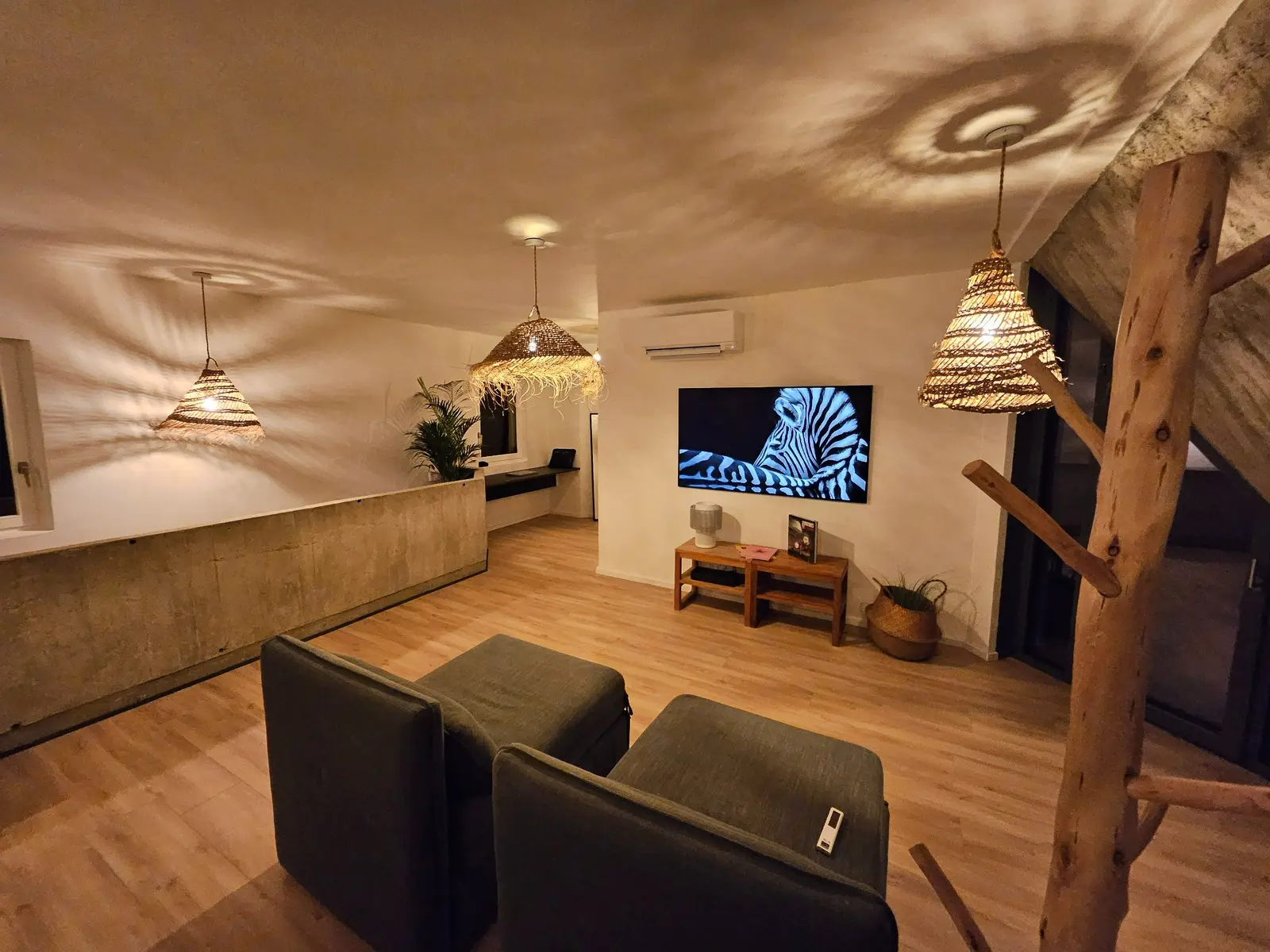 Pièce de vie pendant les finitions du chantier